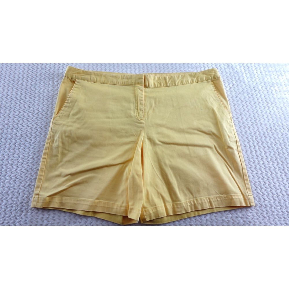 Izod woman Cargo Shorts Size 16 yellow